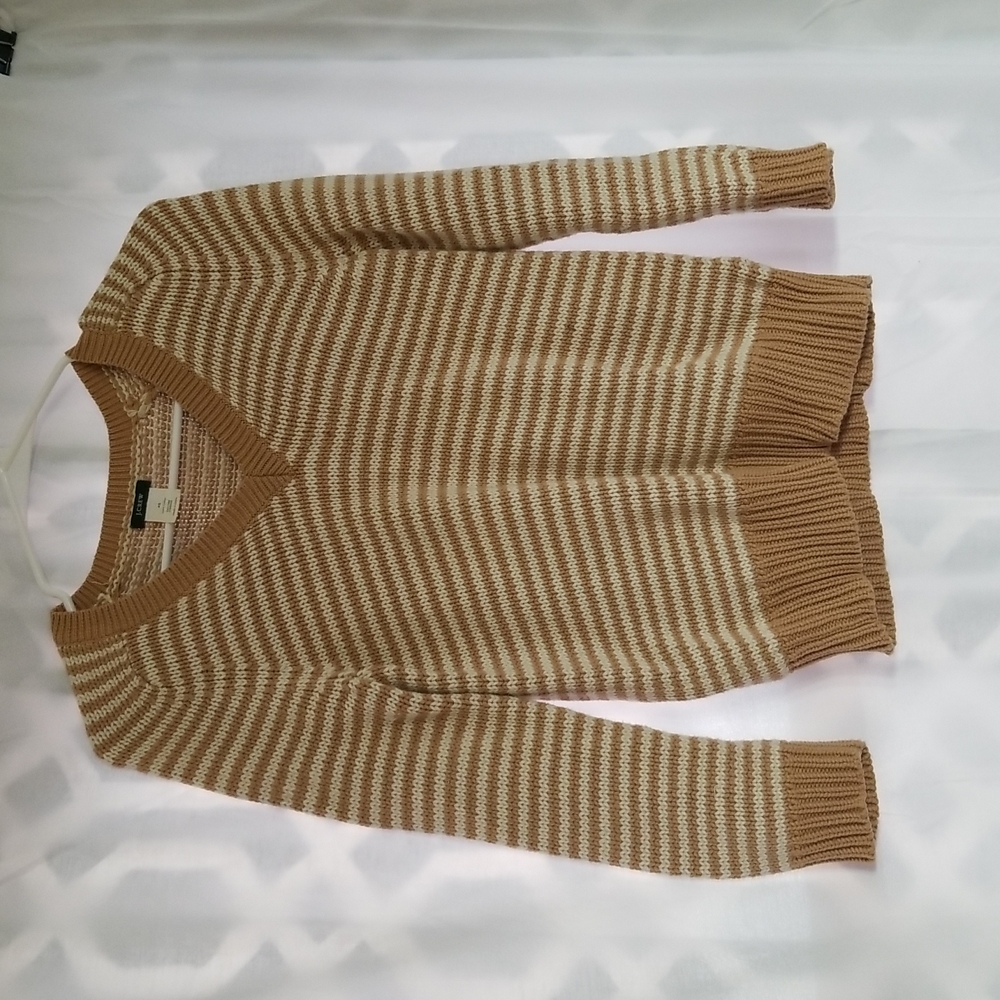J. Crew v-neck sweater. Camel and tan color, XS